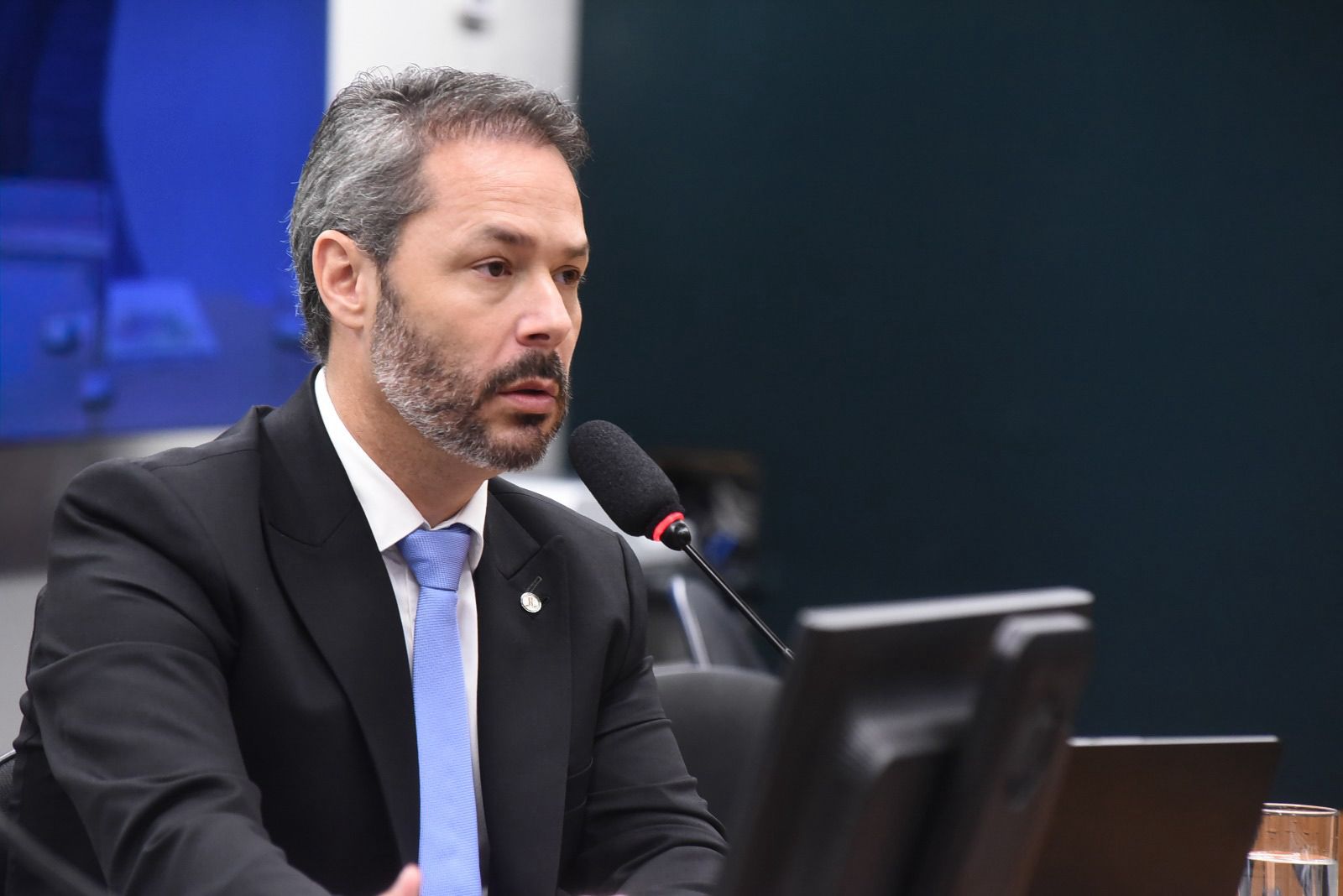 Projeto de Lei obriga regime fechado para condenados por estupro, feminicídio e homicídio qualificado